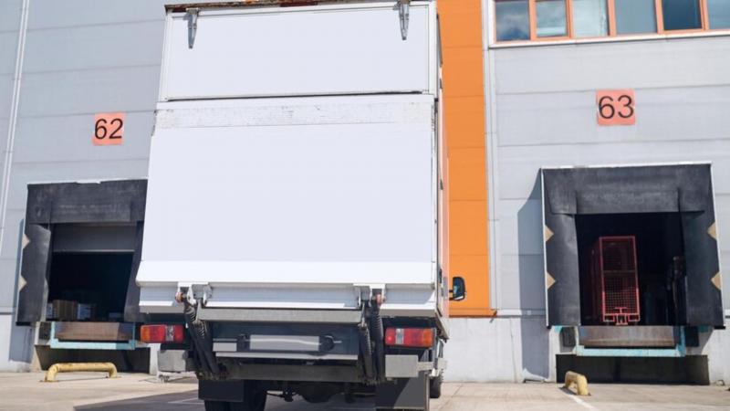 Carrocerias frigoríficas são essenciais para o transporte seguro de alimentos e medicamentos, descubra suas vantagens e aplicações
